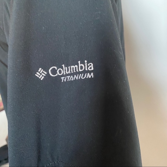 Women’s Columbia Titanium Jacket (BLACK) (XS) - Picture 4 of 7